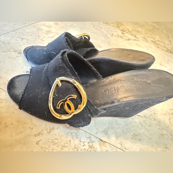 Chanel Black Women's platform Shoes with Gold Accent Size 8 - Picture 2 of 5